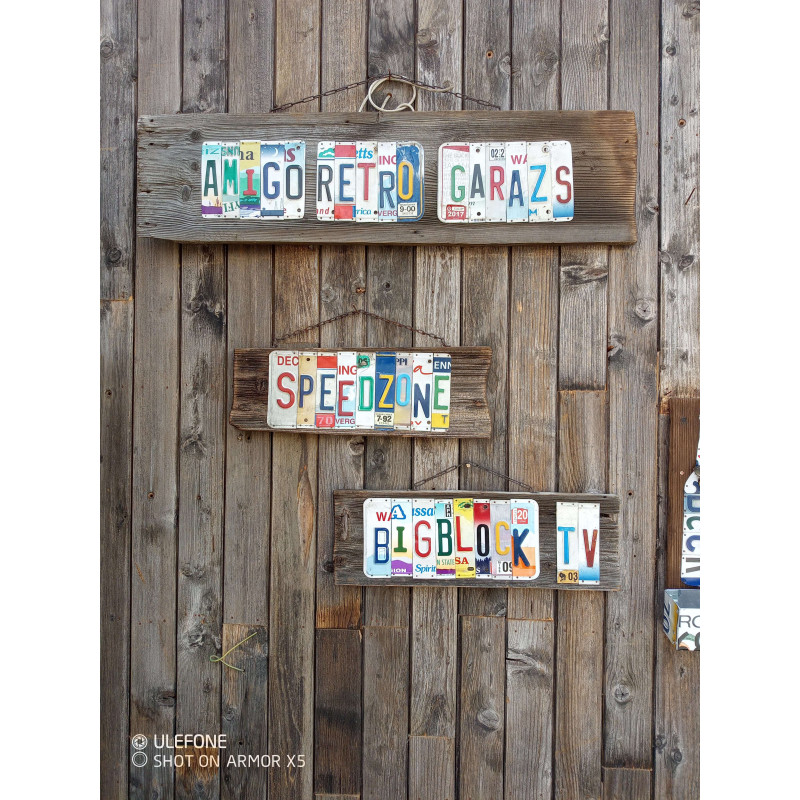 rendszamtablabol-felirat